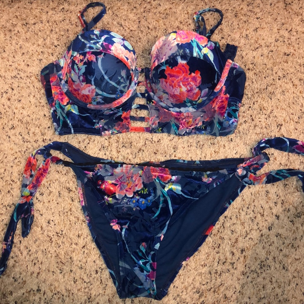 Betsey Johnson Swimsuit💞